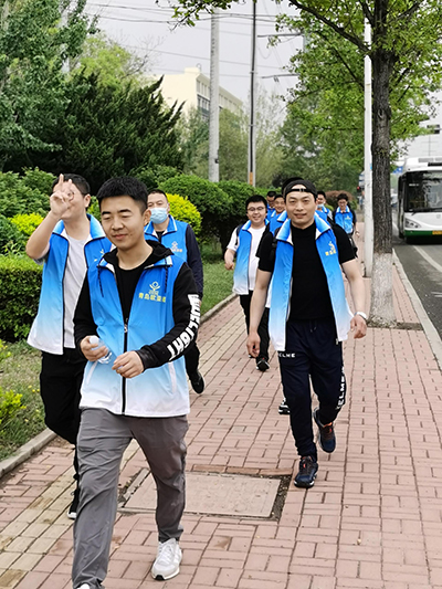 拼搏向前、坚韧不拔的欧亚德人！